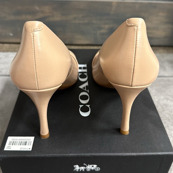 Coach pump - Picture 2 of 12